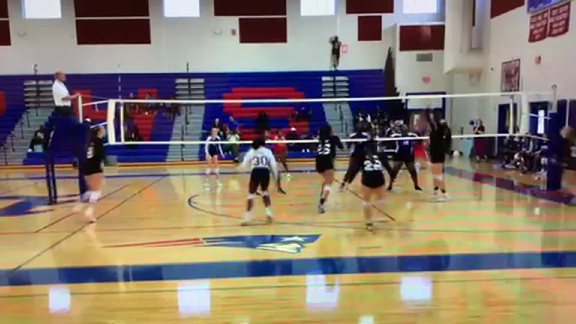 Volleyball Recap: Davidson Fine Arts Gets the Win