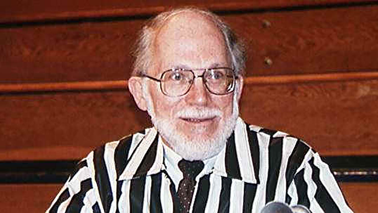 Illinois scorekeeper has 72-year streak