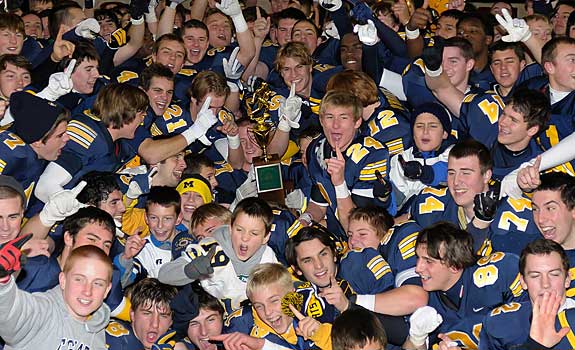 St. Ignatius captured its 11th state title with a victory over Pickerington Central. Under the guidance of legendary head coach Chuck Kyle, it will have a good shot at a 12th title in 2012.