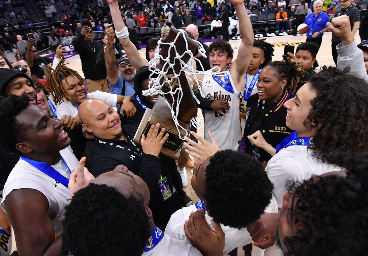 Oakland Tech wins first state crown 79-55 over Centennial (Bakersfield) in the CIF Division II championship Saturday. (Photo: David Steutel)
