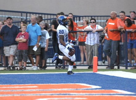 Armwood senior running back Wade Edwards disappoints the big Gorman crowd with touchdown run.