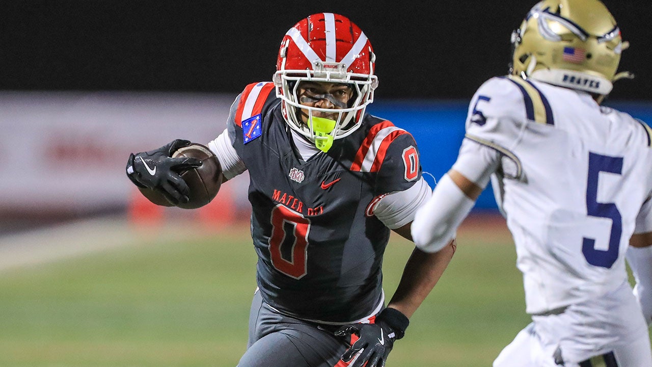Jordon Davison named MaxPreps California High School Football Player of the Year
