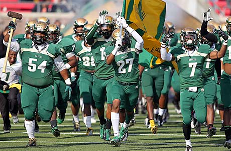 DeSoto continues to surge in the Texas playoffs after one of the best games of the season thus far.