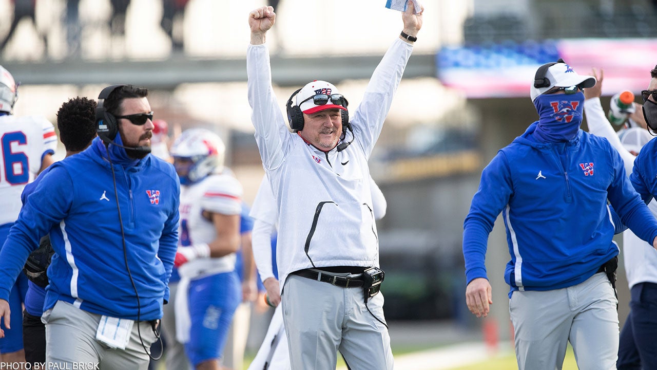 High school football: Defense fuels No. 10 Westlake's 24-21 upset of No. 2 North Shore in Texas 6A Division 1 semifinal