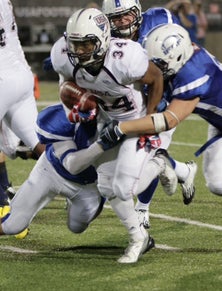 USA Player of the Game Terrell Newby
rushed for a game-high 88 yards and
scored a touchdown.