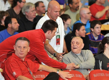 Another Nike Extravaganza moment: UNLV signee Katin Reinhardt of Mater Dei greets legendary former Runnin' Rebel head coach Jerry Tarkanian.
