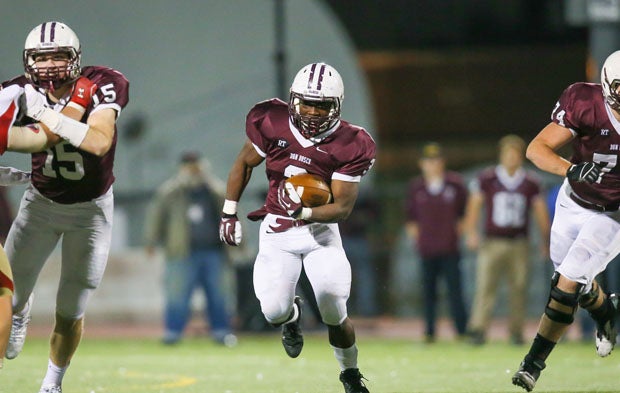 Malik Bakker put the finishing touches on Don Bosco Prep's 24-7 win over St. Thomas Aquinas with a 3-yard touchdown run in the fourth quarter. 