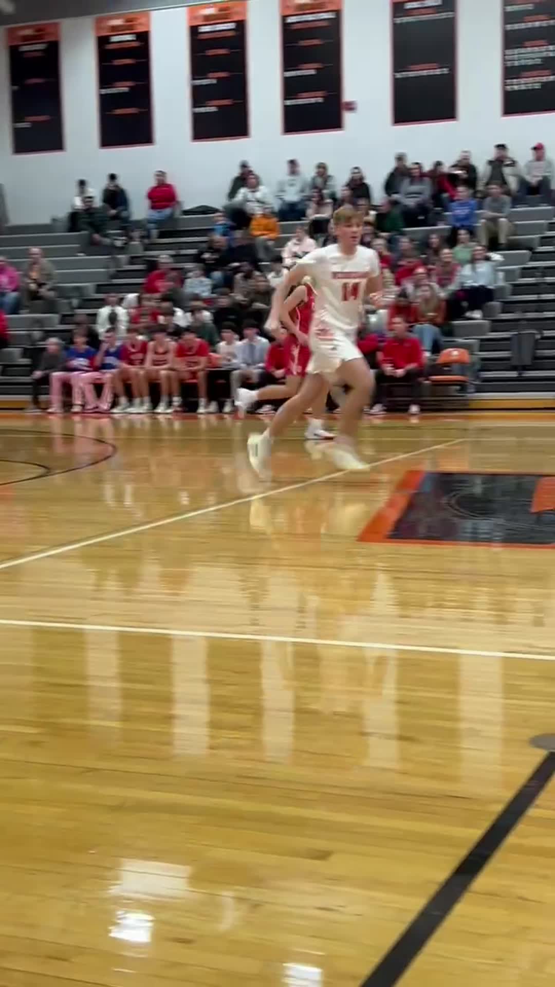 Basketball Game Preview: Winnebago Indians vs. Sycamore Spartans