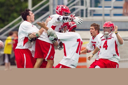 No. 8 Jamesville-DeWitt beat No. 12 Garden City in last season's New York Class B final, extending the nation's longest winning streak to 44 games.