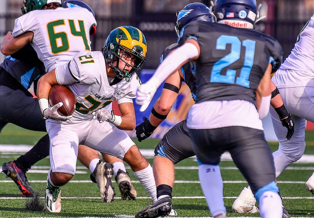 San Ramon Valley running back John Pau Mendoza runs the ball in the CIF Division 2-A finals Saturday at Saddleback College in Mission Viejo. (Photo: Louis Lopez)
