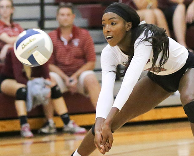 Tiani Reeves hopes to lead Gothenburg to postseason success in 2014.