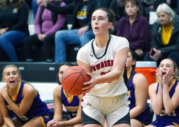 Pewaukee senior Giselle Janowski, a Wisconsin commit, has helped the Pirates to a 4-0 start with their top win against Notre Dame Academy. (FILE PHOTO: David Feyen)