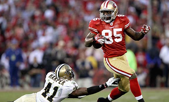 Before he was one of the elite tight ends in the NFL, Davis was a star at Dunbar.