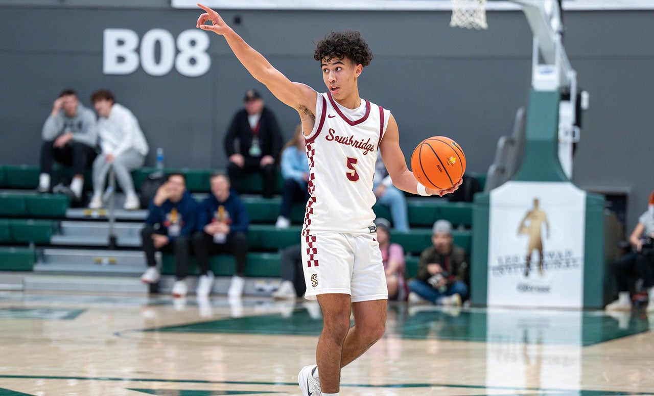 BASKETBALL: No. 3 Rainier Beach upset