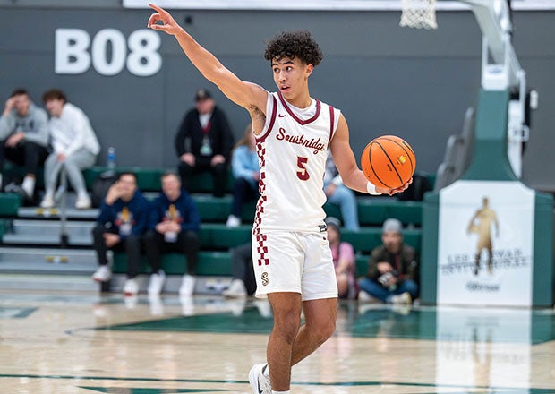 Junior guard Elijah Thompson played a crucial role in the win, finishing with 12 points, seven assists and six rebounds. (FILE PHOTO: Troy Tsuma)