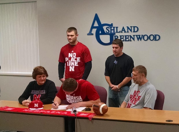 Ben Stille signs his National Letter of Intent at Ashland-Greenwood High.