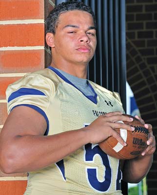 Sam Mustipher is back on the defensive line.