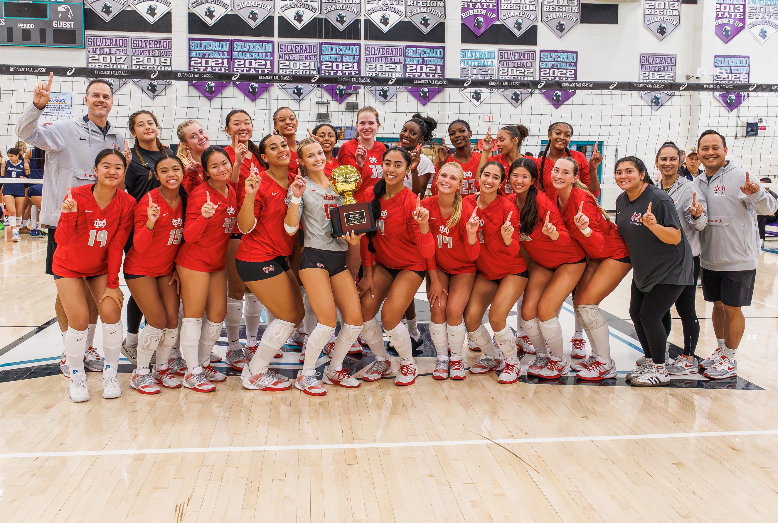Mater Dei tied Kentucky power Assumption with its sixth Durango Fall Classic title. The Monarchs had won three Vegas championships in four years. (PHOTO: Jenni Webber)