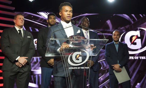 Kyler Murray gives a speech after being named the Gatorade Male Athlete of the Year.