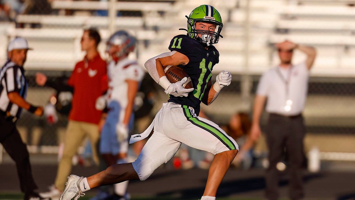 High school football: Terrell Brant of Florida tops national receiving yardage leaderboard