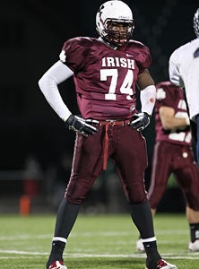 Jarron Jones has committed to Notre
Dame.