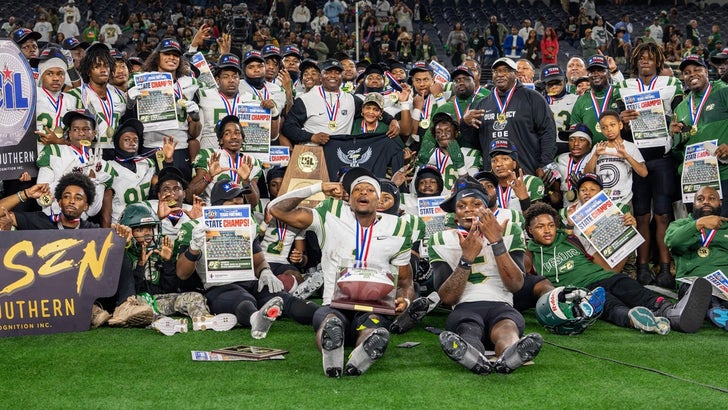 FOOTBALL: DeSoto to face Aquinas in 2026