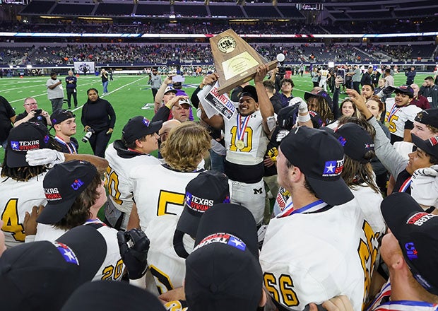 Malakoff players celebrate their win in the state championship game last week. (Photo: Robbie Rakestraw)
