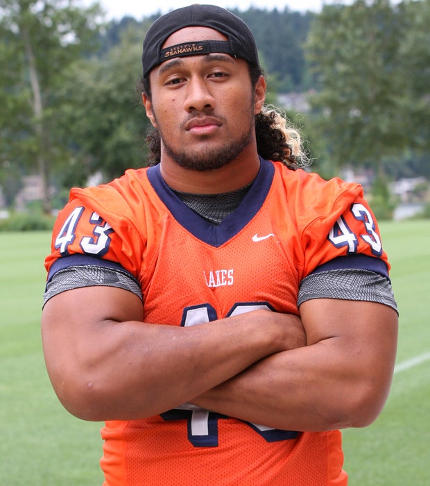 Tight end/defensive lineman Benning Potoa'e, Lakes HS