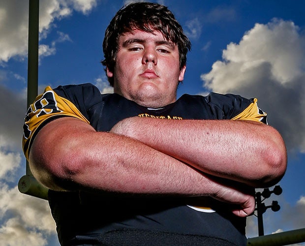 Offensive lineman Noah Bringas