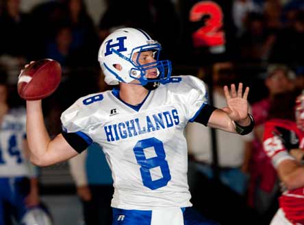 Patrick Towles of Highlands (Fort Thomas, Ky.) outdueled fellow big-time Kentucky quarterback Zeke Pike in a 61-13 victory.