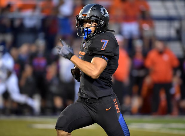 Biaggio Walsh sprints for a touchdown early Saturday night.