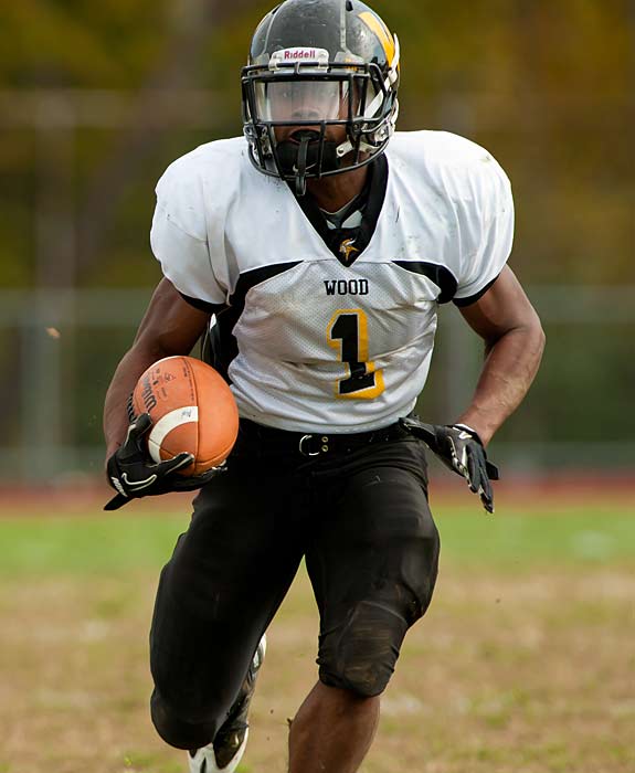 Desmon Peoples rushed for over 1,000 yards last season.