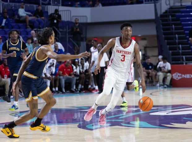 Five-star Kentucky signee Justin Edwards chipped in a team-high 16 points in his final high school game. (Photo: Jeff Robertson)