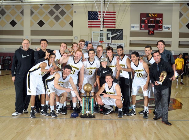 Jacob Short scored 25 points, Ayman Farah 12 and Keath Canning 10 as Capistrano Valley (11-5) defeated Thousand Oaks for the Qwixcore Division title of the MaxPreps Holiday Classic. The winners forced 18 turnovers and made just 10 themselves. Matt Hauser had 24 points to lead Thousands Oaks (13-3).
