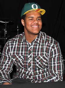 Arik Armstead appeared both happy
and relieved with his somewhat
surprise decision to attend Oregon.