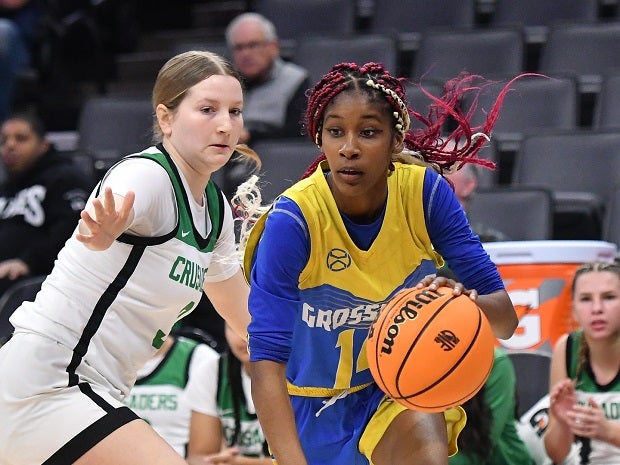 Grossmont's Amethyst Price had nine points in the Foothillers' 47-29 loss. (Photo: David Steutel)