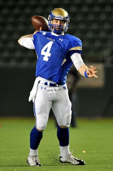 Johnny Stanton passed for 306 yards
and four touchdowns.