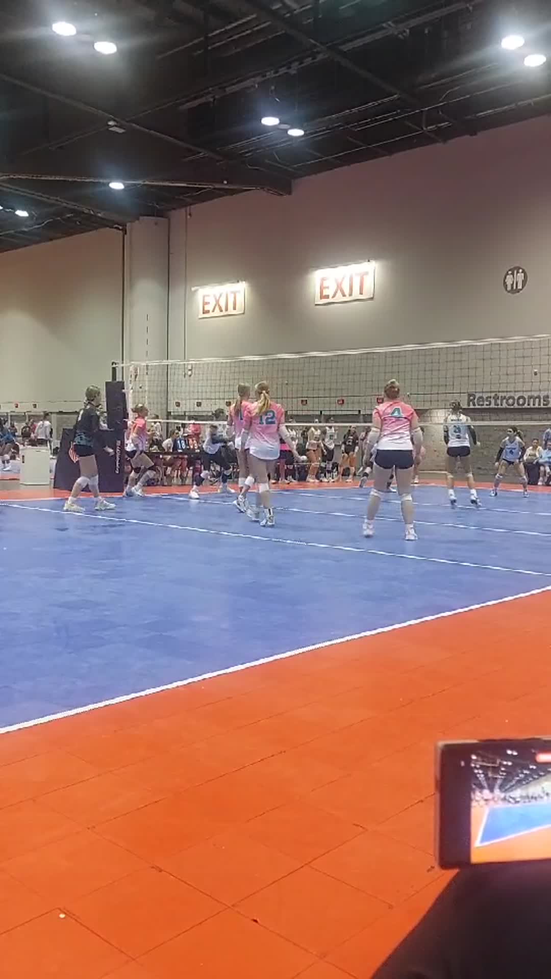 Volleyball Recap: Luther Takes a Loss