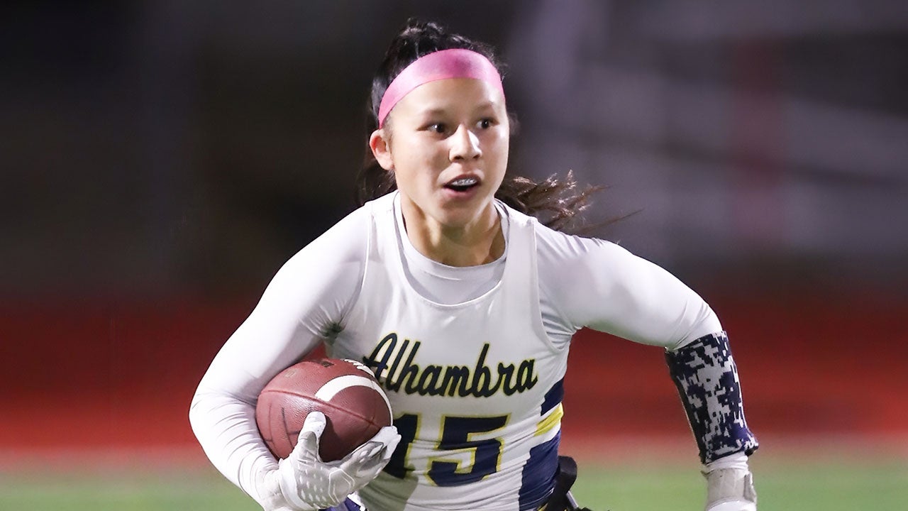 Julissa Islas named MaxPreps/USA Football Girls High School Flag Football Player of the Week