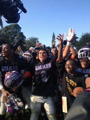Galileo wins 90th Turkey Day Game in a flash