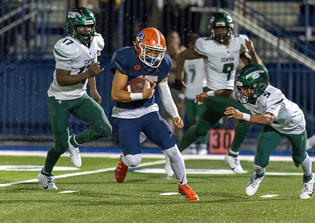 Bishop Gorman backup quarterback Melvin Spicer made the most of his appearance in the first half. (Photo: Dion Roseberry)