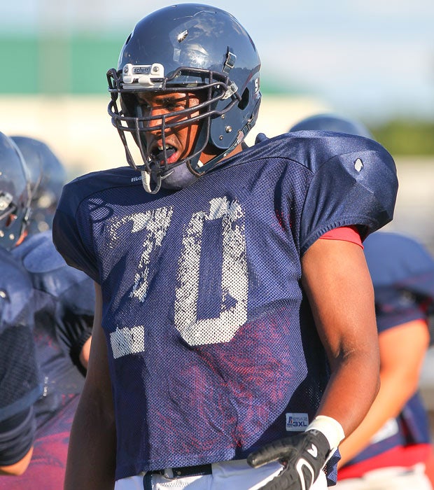 Offensive lineman Bobby Evans