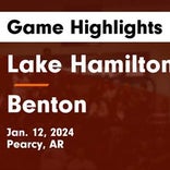 Benton picks up sixth straight win on the road