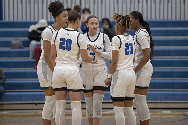 Amaya Battle (center), our choice for MaxPreps Player of the Year in Minnesota, led Hopkins to its eighth state title since 2004.