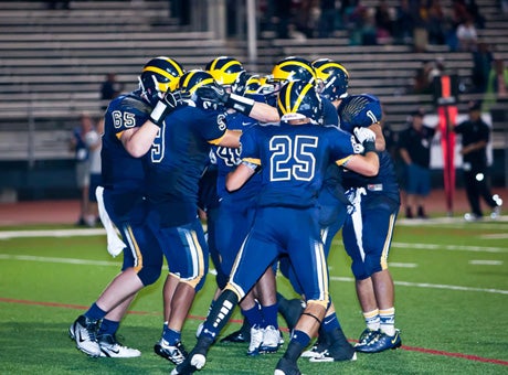 Bellevue (Wash.) won its 36th straight game on Friday while recording 11 sacks.