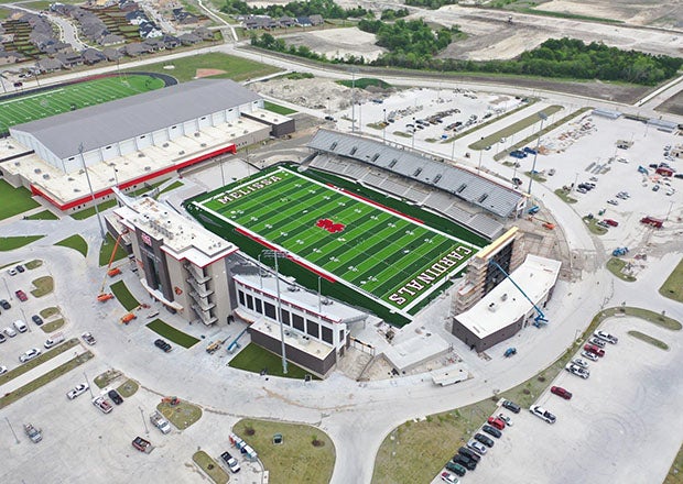 Melissa has won 11 games in three straight seasons and hopes to keep the victories coming in the brand new Coach Kenny Deel Stadium. (Photo via Texas Football Life / @txfblife)