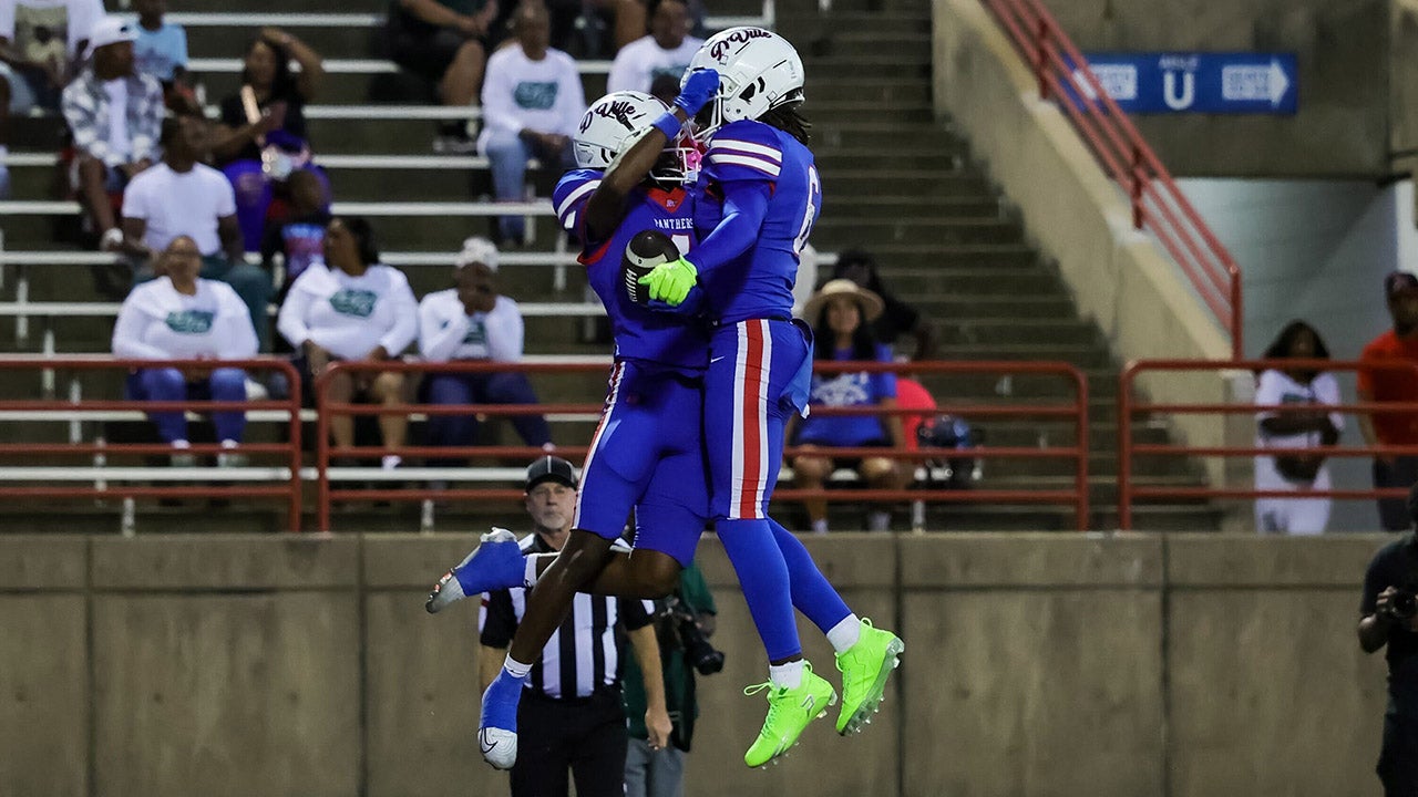 Highlights, recap: Maximus The Great Denson tosses seven touchdowns to lead Duncanville past DeSoto 48-28