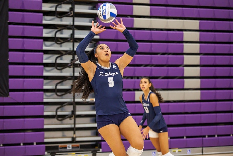 Sierra Canyon setter Lucky Fasavalu has 13 assists in a sweep of Marin Catholic on Friday in pool play at the Durango Fall Classic. The No. 1 Trailblazers open bracket play Saturday with Corner Canyon. (PHOTO: Jenni Webber)