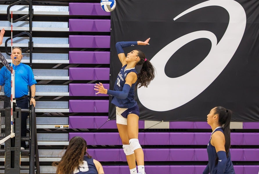 Tennessee commit Eva Jeffries was part of Sierra Canyon's balanced offensive attack Friday in pool play at the Durango Fall Classic. Fourteen of the 16 one seeds advanced to Saturday's gold bracket. (PHOTO: Jenni Webber)
