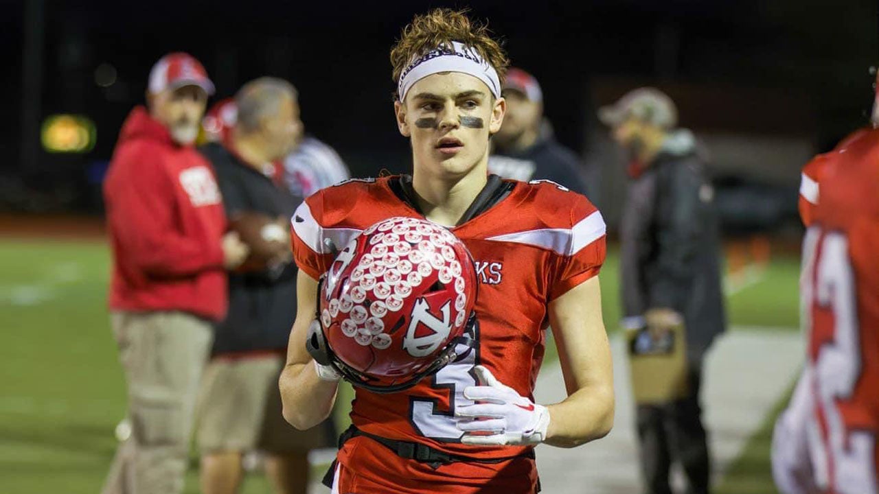 Jackson Sumner named 2022 MaxPreps Vermont High School Football Player